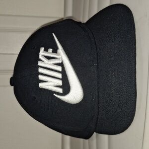 Nike baseball cap - White embroidered logo - black/white